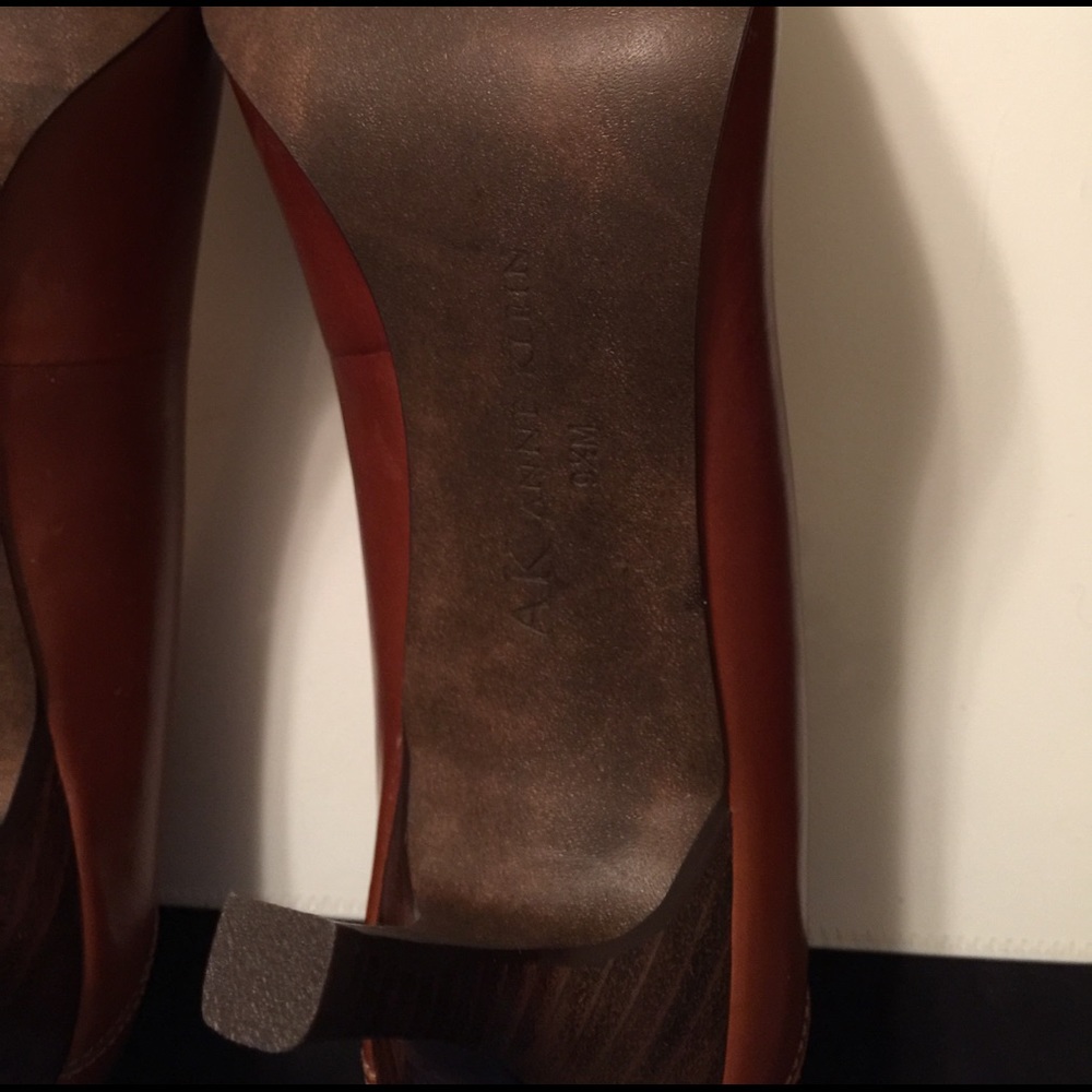 Shoes - Picture 4 of 6